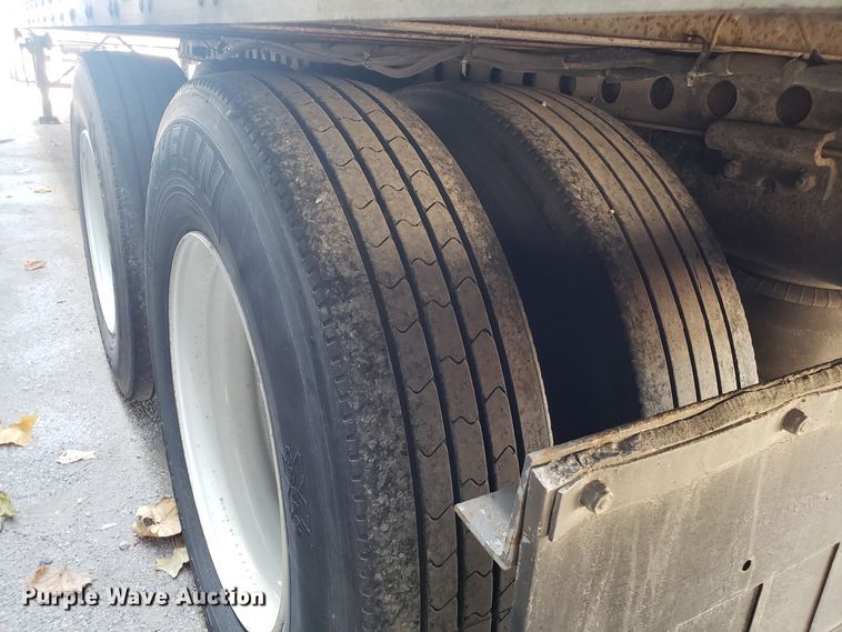 image for item ET9954 1997 Stoughton dry van trailer