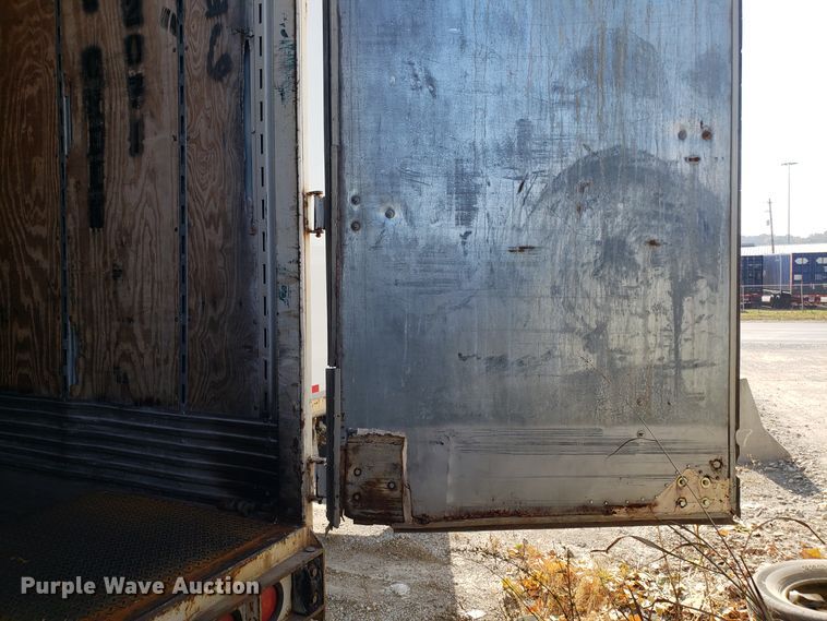 image for item ET9954 1997 Stoughton dry van trailer