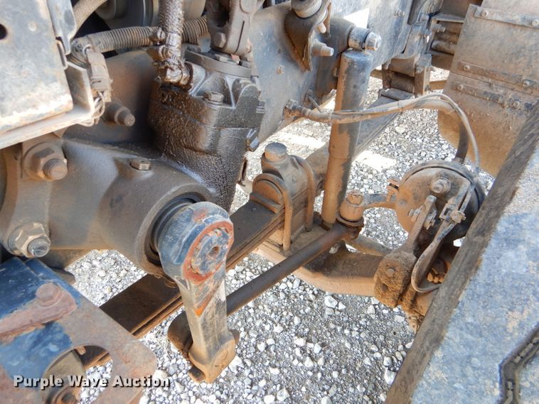 image for item FA9846 2004 Mack CH613 semi truck