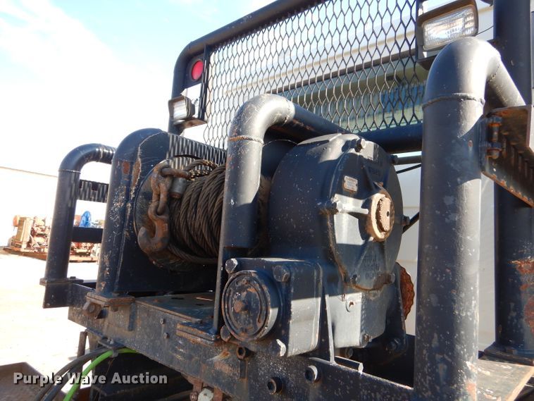 image for item FA9846 2004 Mack CH613 semi truck