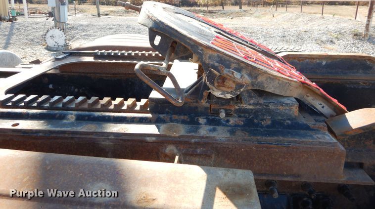 image for item FA9846 2004 Mack CH613 semi truck