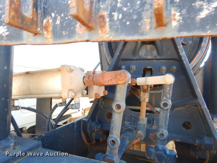 image for item FA9846 2004 Mack CH613 semi truck