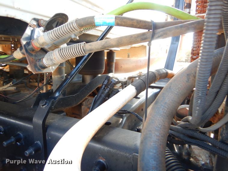 image for item FA9846 2004 Mack CH613 semi truck