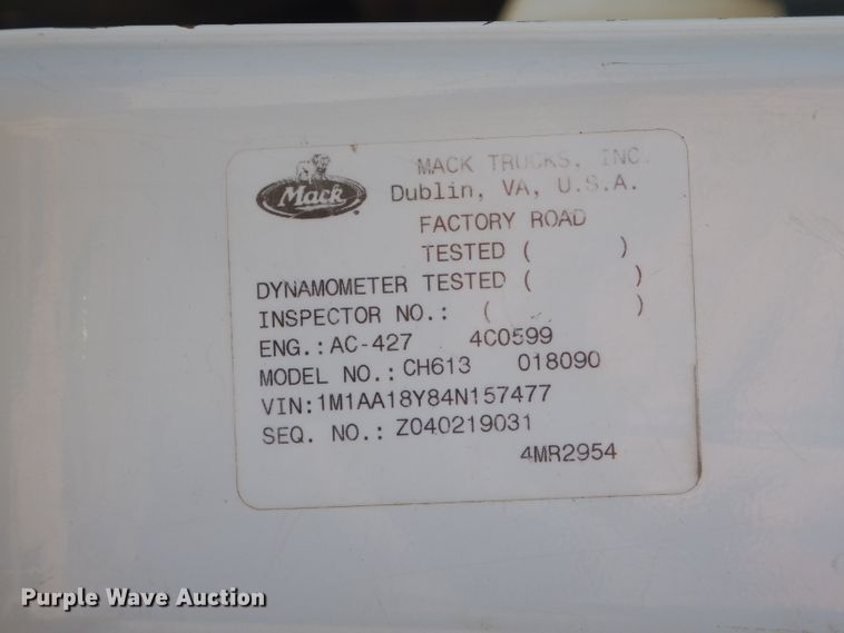 image for item FA9846 2004 Mack CH613 semi truck