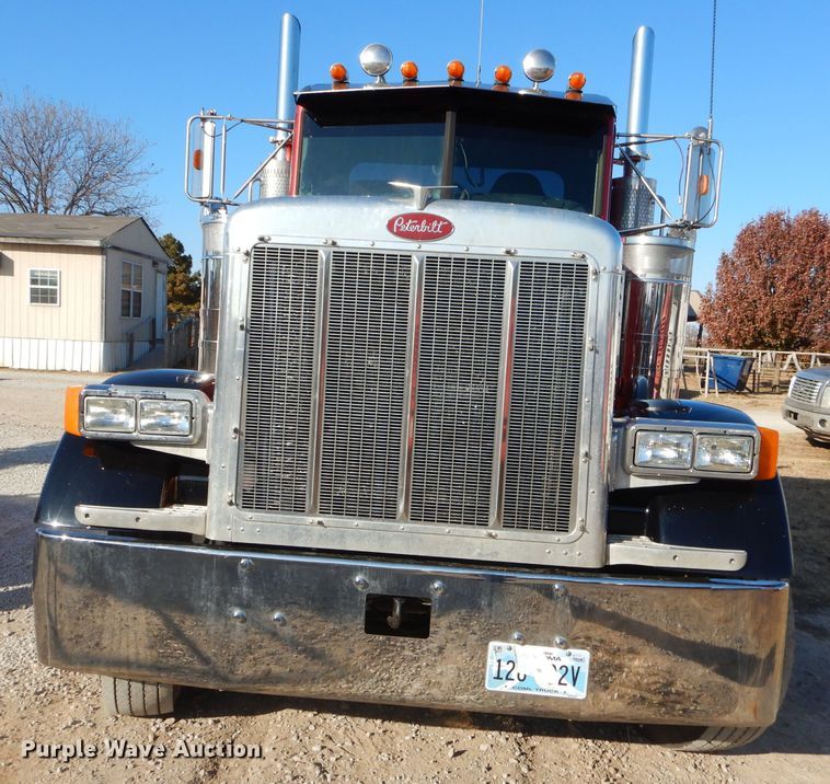 image for item FA9851 2001 Peterbilt 378 semi truck