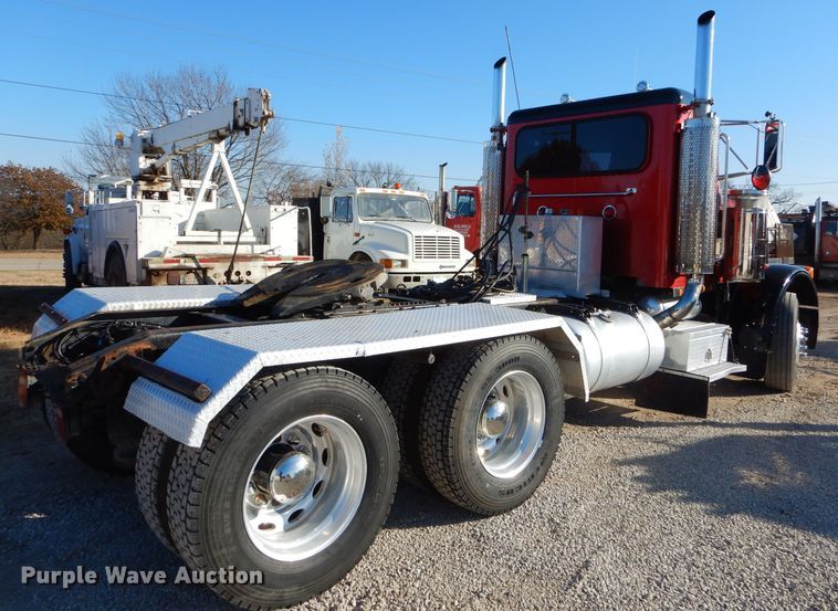 image for item FA9851 2001 Peterbilt 378 semi truck