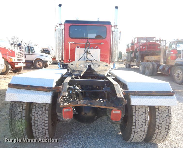 image for item FA9851 2001 Peterbilt 378 semi truck