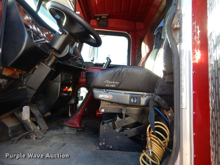 image for item FA9851 2001 Peterbilt 378 semi truck