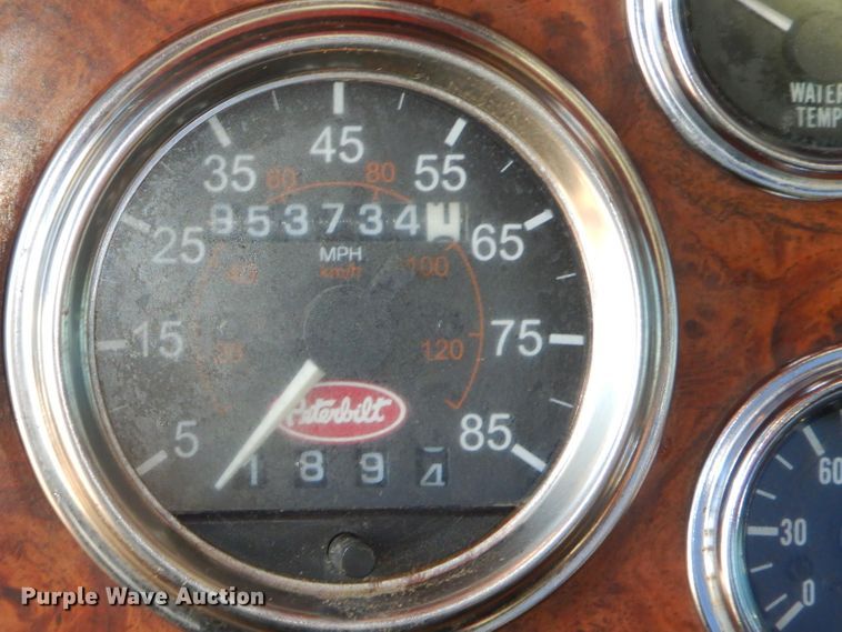 image for item FA9851 2001 Peterbilt 378 semi truck