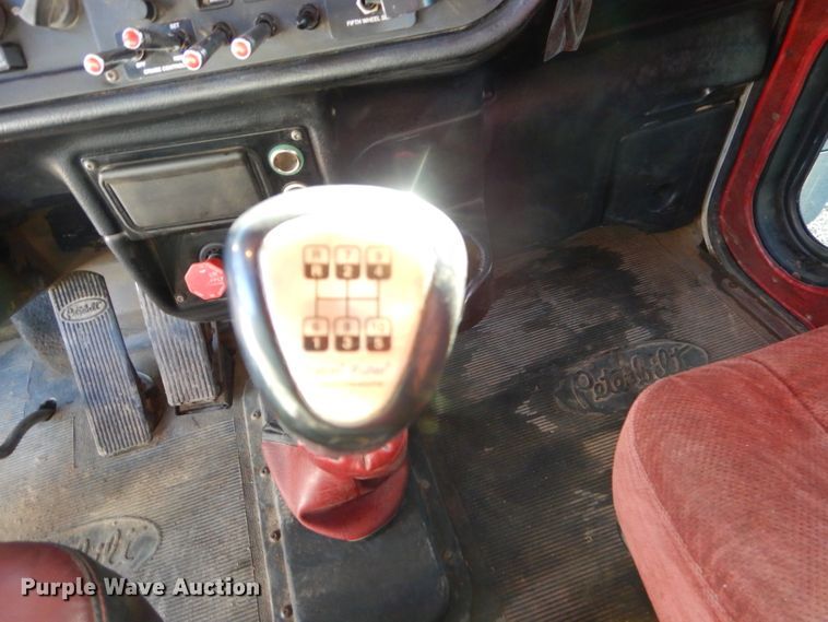 image for item FA9851 2001 Peterbilt 378 semi truck