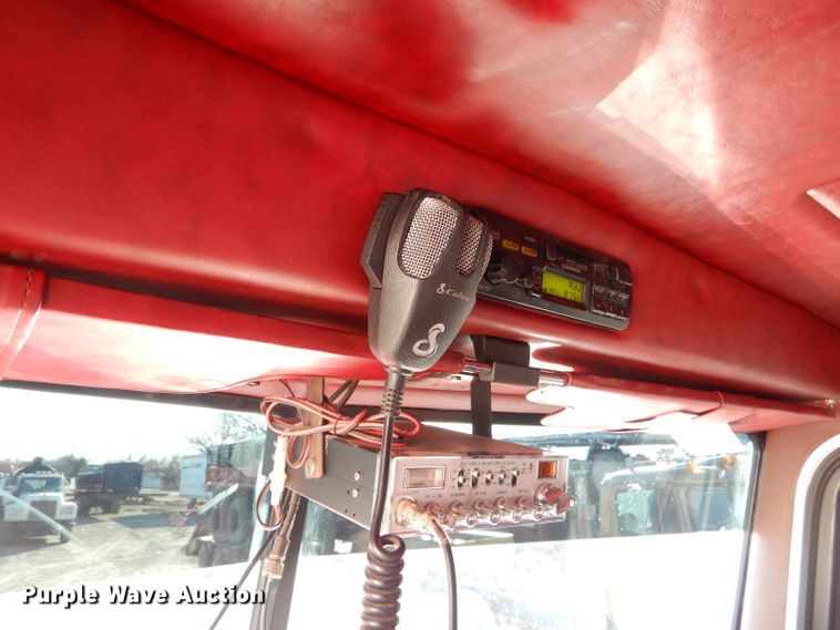 image for item FA9851 2001 Peterbilt 378 semi truck