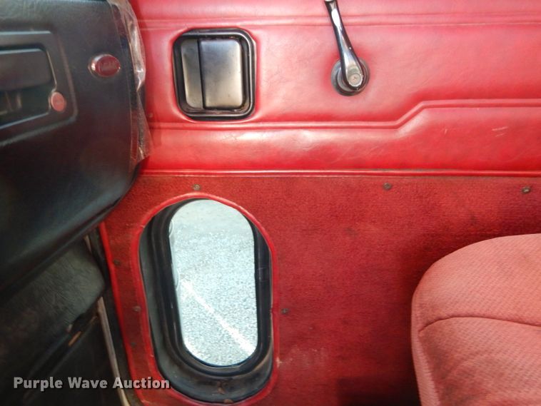 image for item FA9851 2001 Peterbilt 378 semi truck