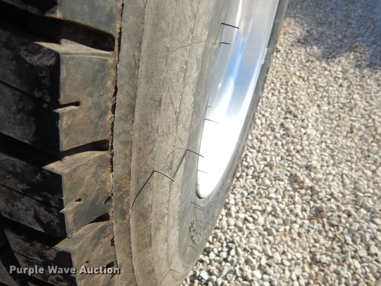 image for item FA9851 2001 Peterbilt 378 semi truck