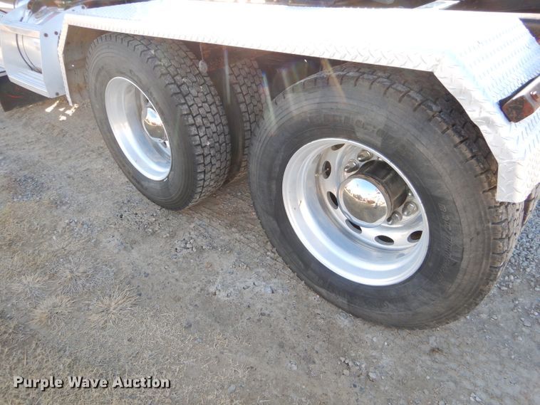 image for item FA9851 2001 Peterbilt 378 semi truck