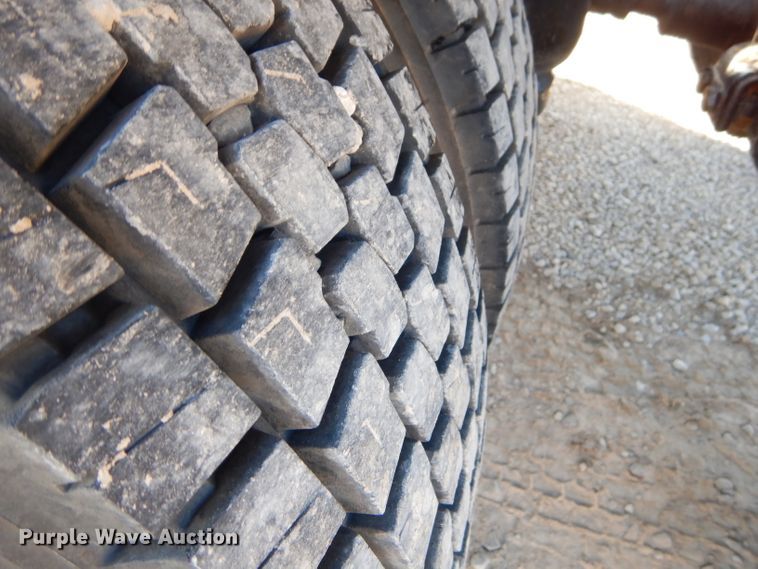 image for item FA9851 2001 Peterbilt 378 semi truck