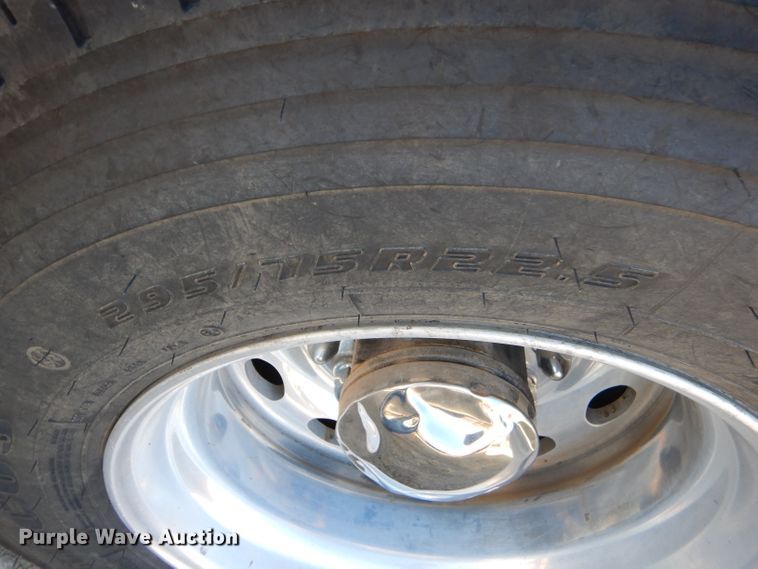 image for item FA9851 2001 Peterbilt 378 semi truck