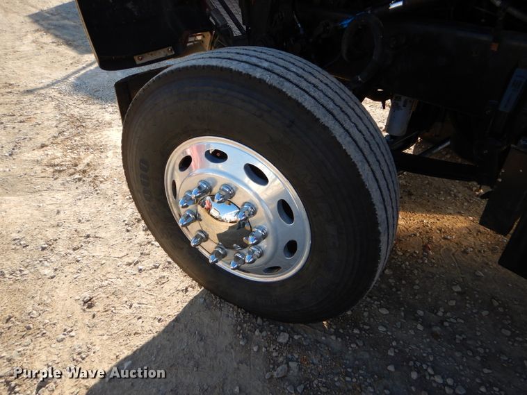 image for item FA9851 2001 Peterbilt 378 semi truck