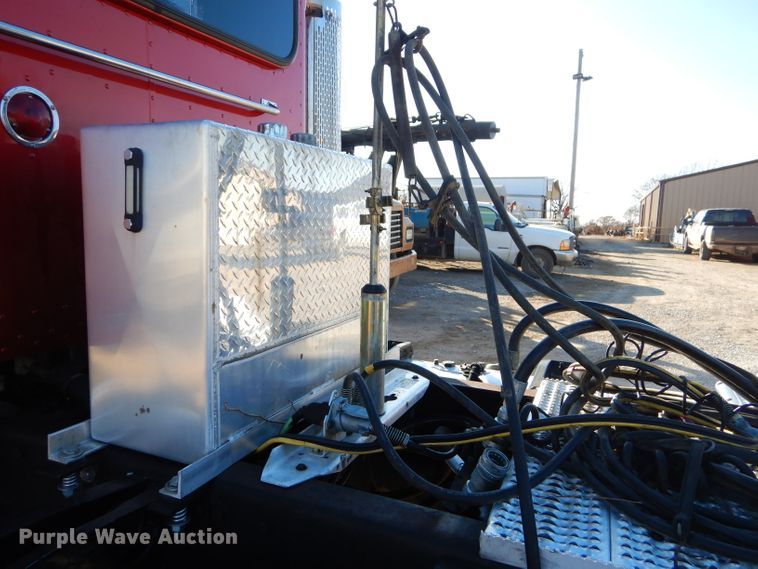 image for item FA9851 2001 Peterbilt 378 semi truck