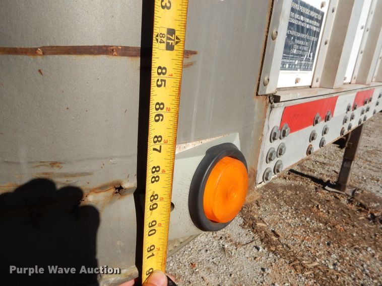 image for item FA9902 1996 Trailmobile commodity trailer