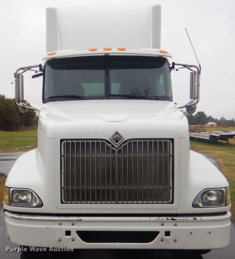 image for item FF9047 2007 International 9200i semi truck