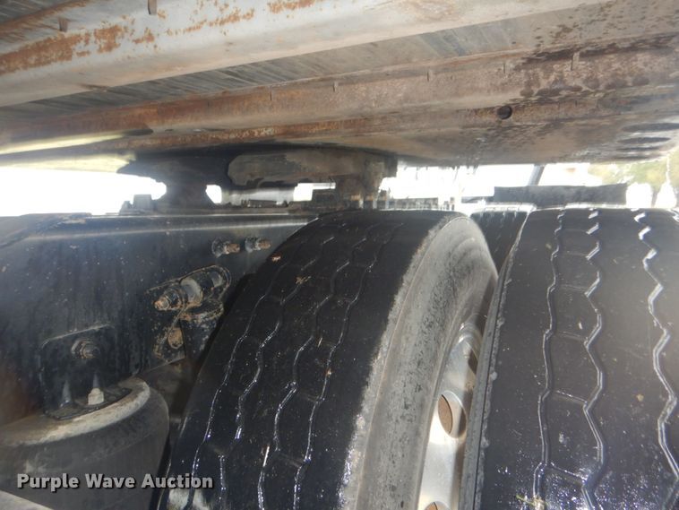 image for item FF9047 2007 International 9200i semi truck