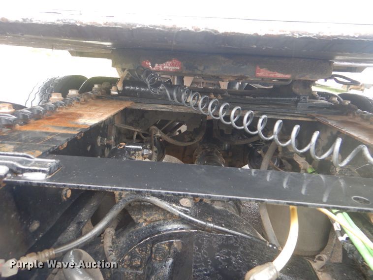 image for item FF9047 2007 International 9200i semi truck