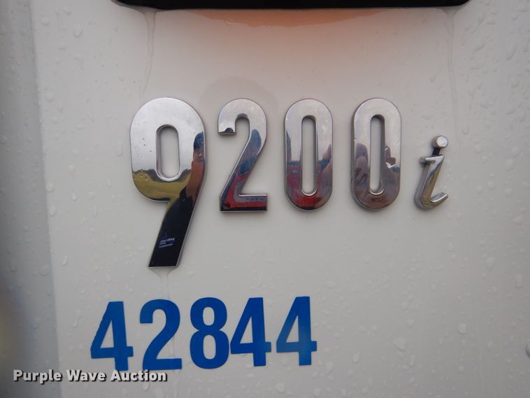 image for item FF9047 2007 International 9200i semi truck