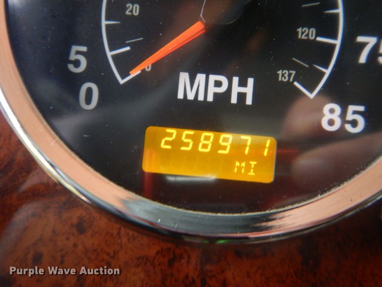 image for item FF9047 2007 International 9200i semi truck