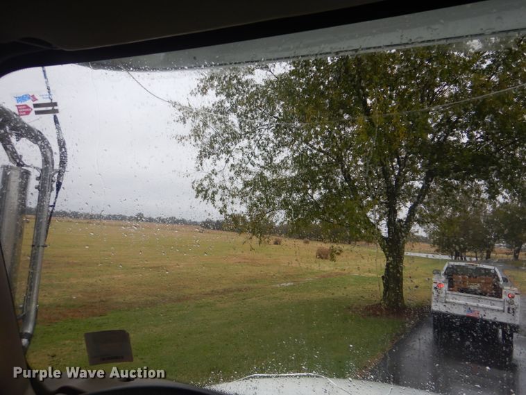 image for item FF9047 2007 International 9200i semi truck