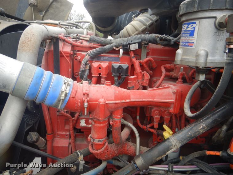 image for item FF9047 2007 International 9200i semi truck