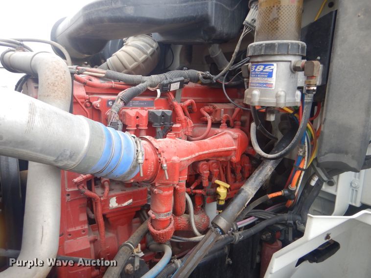 image for item FF9047 2007 International 9200i semi truck