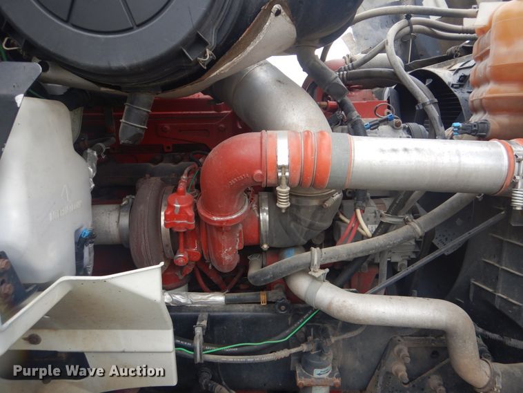 image for item FF9047 2007 International 9200i semi truck