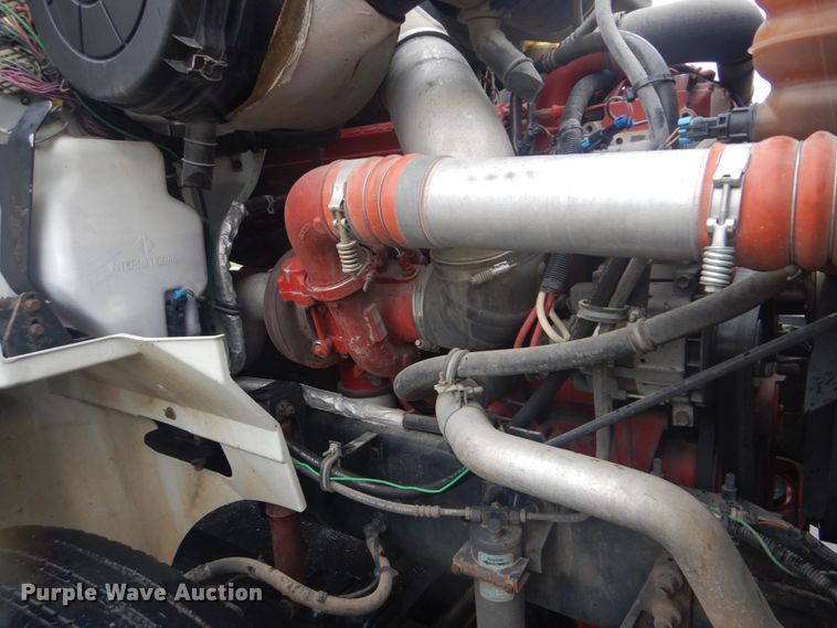 image for item FF9047 2007 International 9200i semi truck