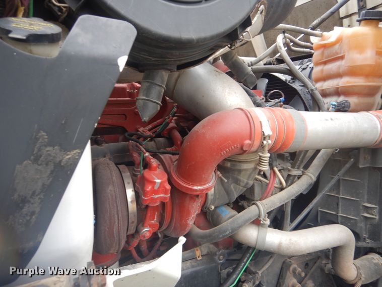 image for item FF9047 2007 International 9200i semi truck