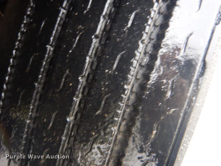 image for item FF9047 2007 International 9200i semi truck