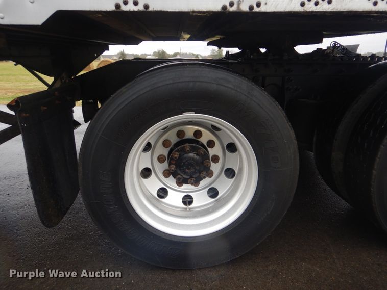 image for item FF9047 2007 International 9200i semi truck