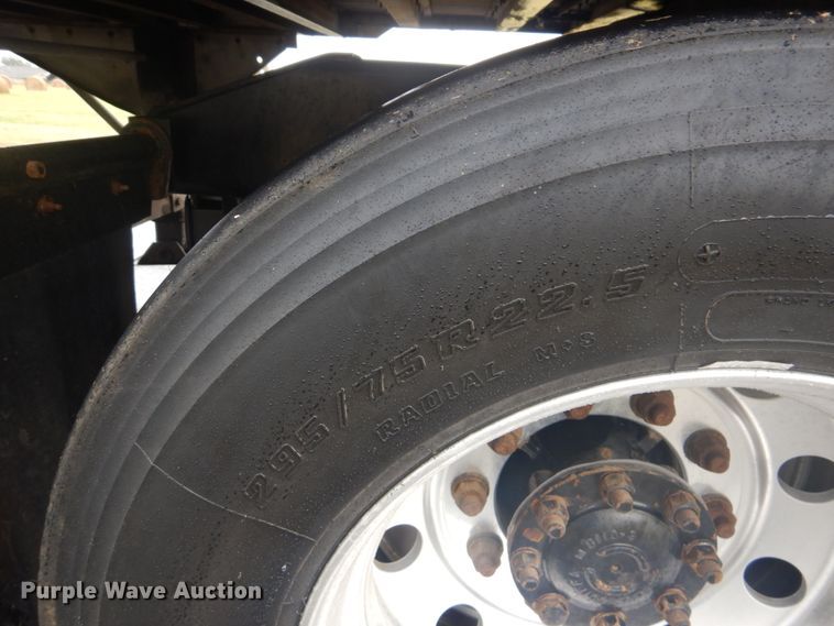 image for item FF9047 2007 International 9200i semi truck