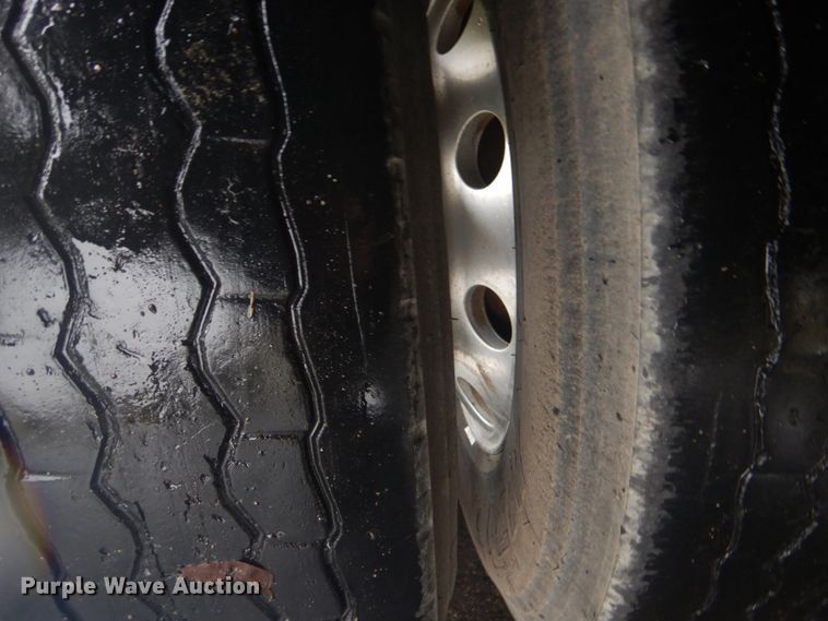 image for item FF9047 2007 International 9200i semi truck