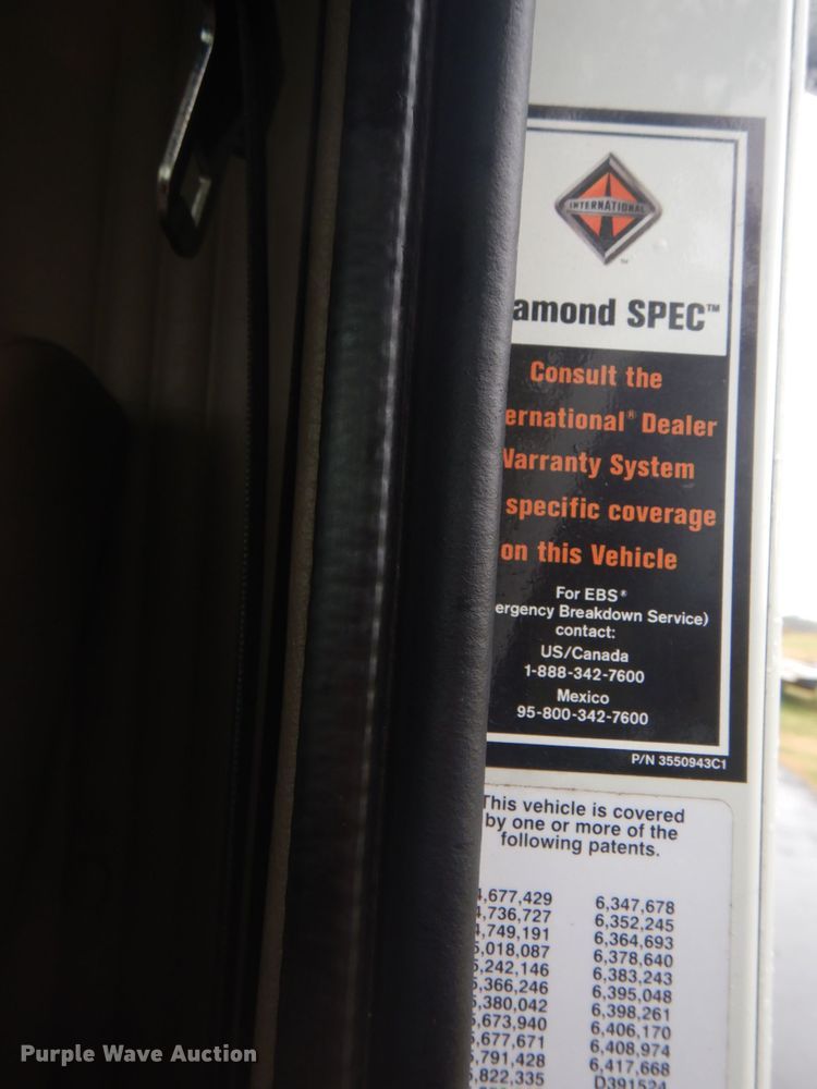 image for item FF9047 2007 International 9200i semi truck