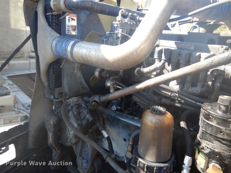 image for item FF9068 2000 Freightliner FLD semi truck