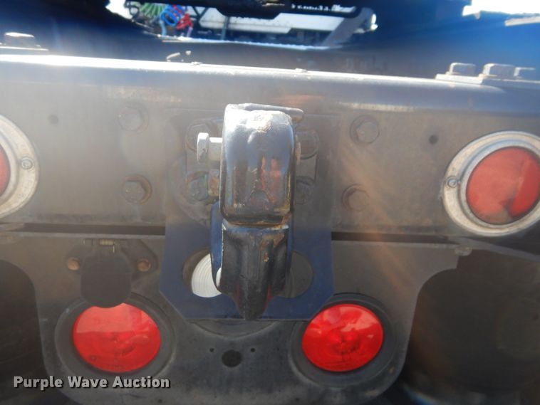 image for item FF9068 2000 Freightliner FLD semi truck