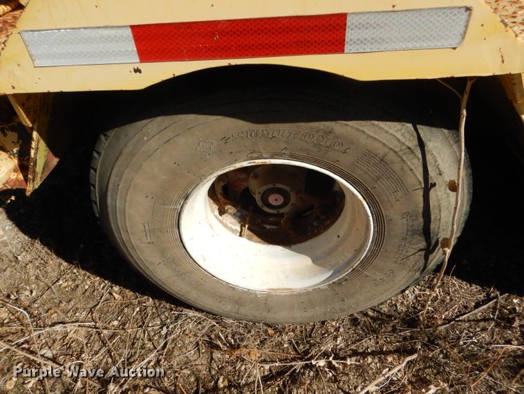 image for item FG9863 1980 Hercules equipment trailer