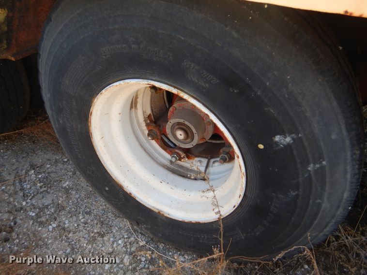 image for item FG9863 1980 Hercules equipment trailer