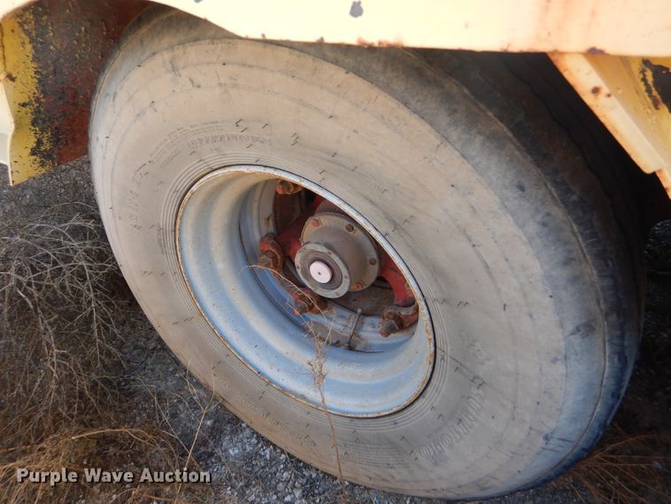 image for item FG9863 1980 Hercules equipment trailer