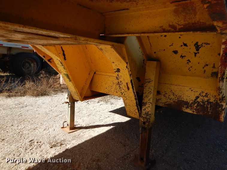 image for item FG9863 1980 Hercules equipment trailer