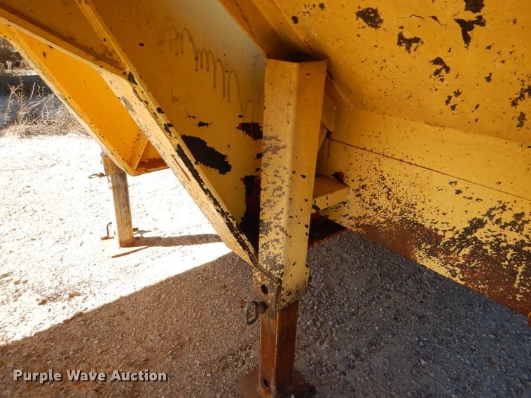 image for item FG9863 1980 Hercules equipment trailer