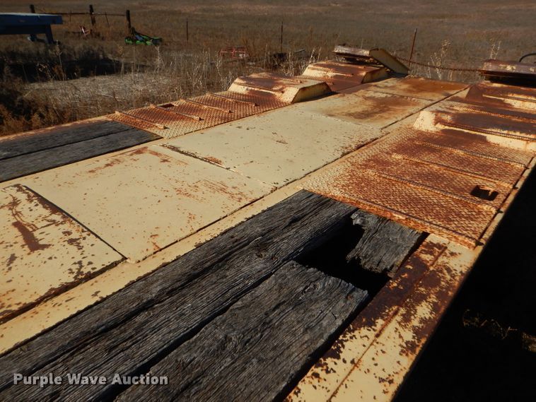 image for item FG9863 1980 Hercules equipment trailer