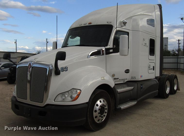 image for item FO9378 2016 Kenworth T680 semi truck