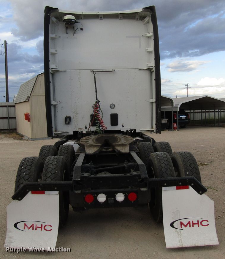 image for item FO9378 2016 Kenworth T680 semi truck