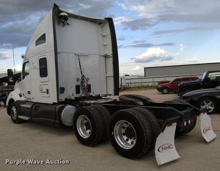 image for item FO9378 2016 Kenworth T680 semi truck